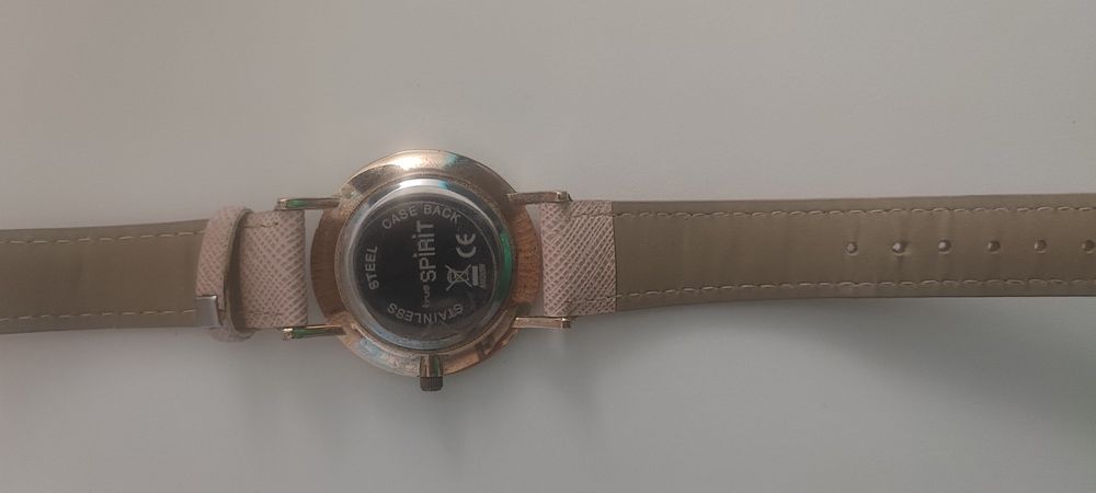 Zegarek damski na pasku