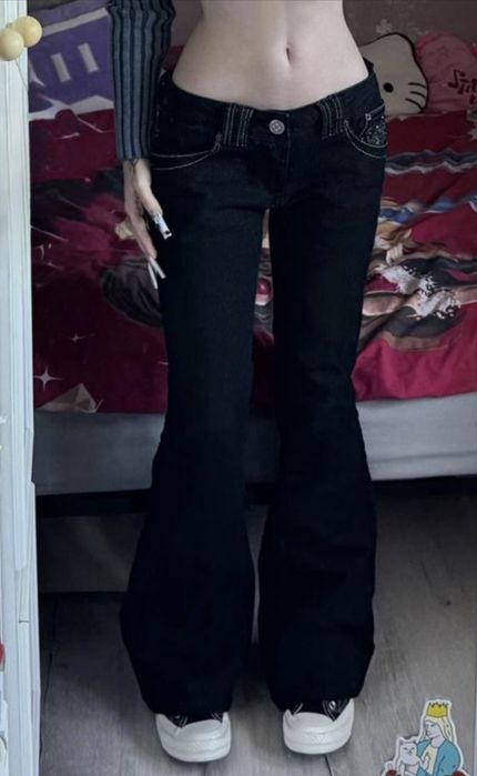 джинсы клёш на низкой посадке у2к dollskill