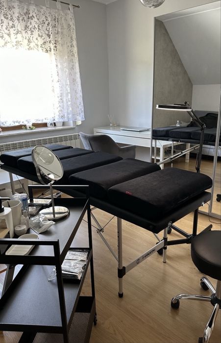 Sprzedam lozko kosmetyczne lampe uv i wszystko co potrzebne na start