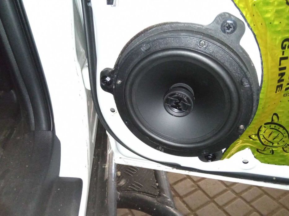Акустические подиумы под динамики на Toyota Camry 30/ 40 /50 /55  /