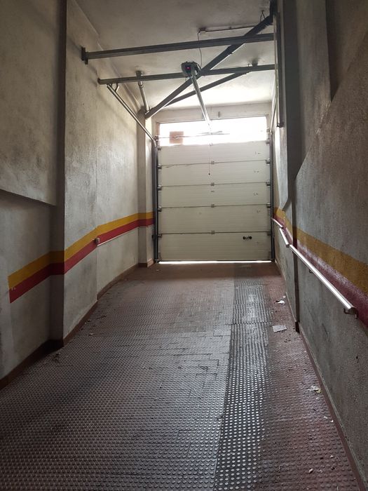 Garagem Box Fechada em Massamá | 42m² | 42.000€