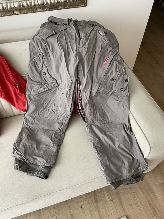 Snowboard - equipamento casaco e calças