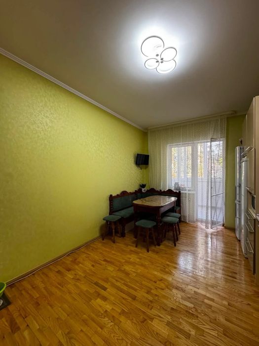 Продаж 3-кімнатної квартири