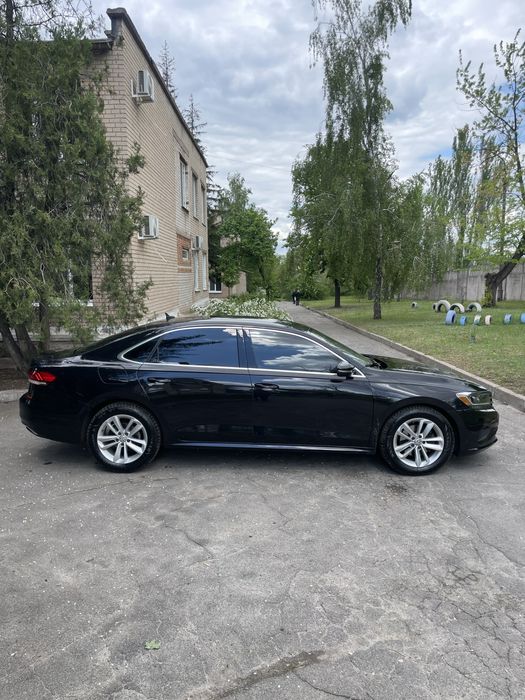 VW passat 2020року