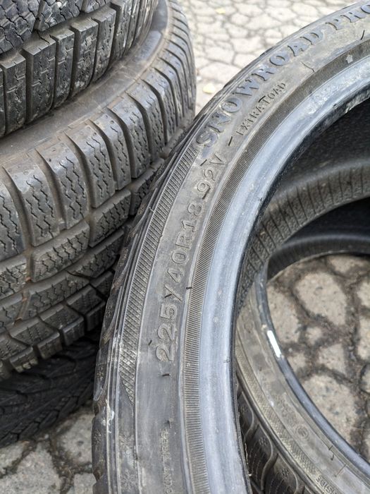 225/40R18 Tomket зимовий комплект