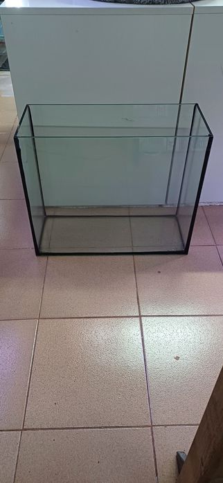 Aquário alto sem riscos