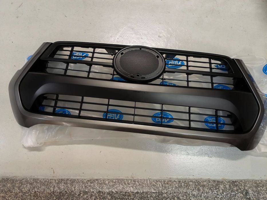 Grelha frente aro cinza Toyota Hilux GUN125 anos 2020- 531000KF90