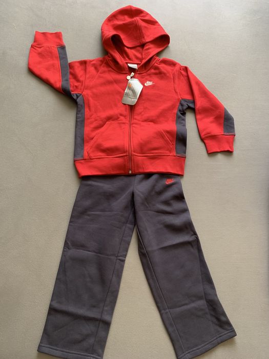 Костюм Nike оригінал! 6 років,фліс
