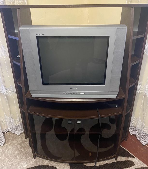 Продається тумба під телевізор