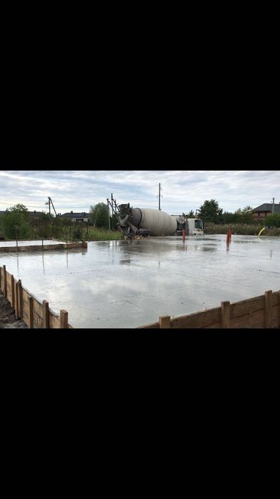 Бетонні роботи (фундамент , паркани)