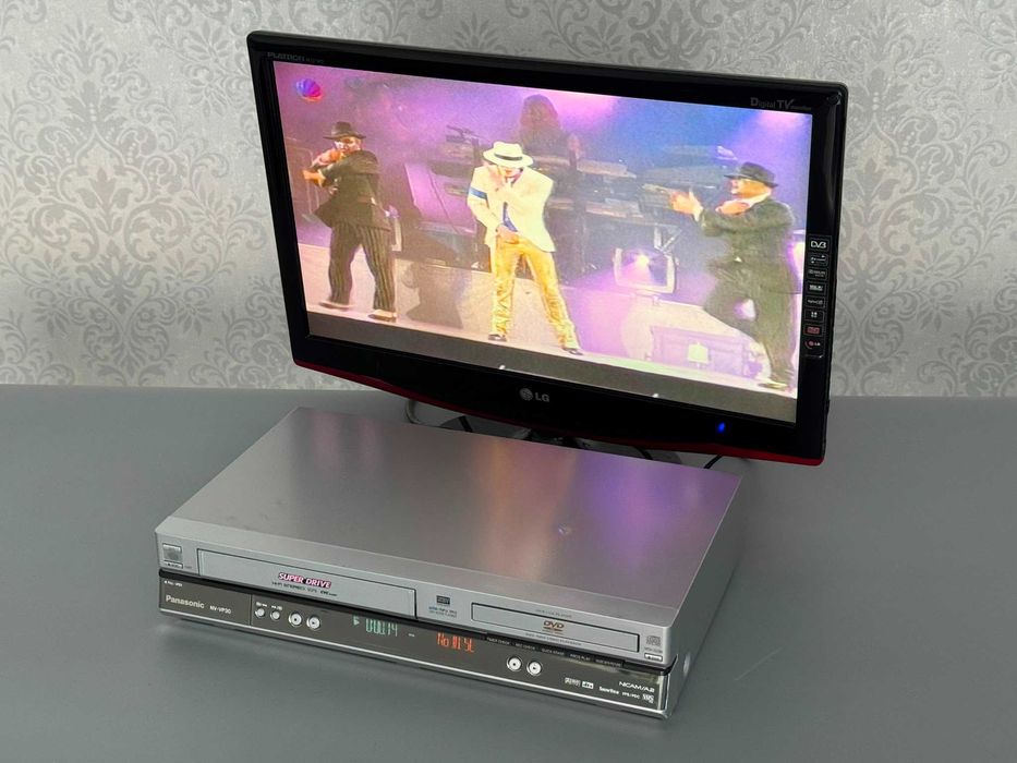 Magnetowid Combo DVD/VHS Panasonic NV-VP30 Super Drive