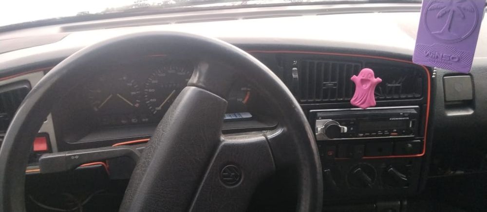 Продам Volkswagen Passat B3 універсал.
На ходу, мотор працює, коробка