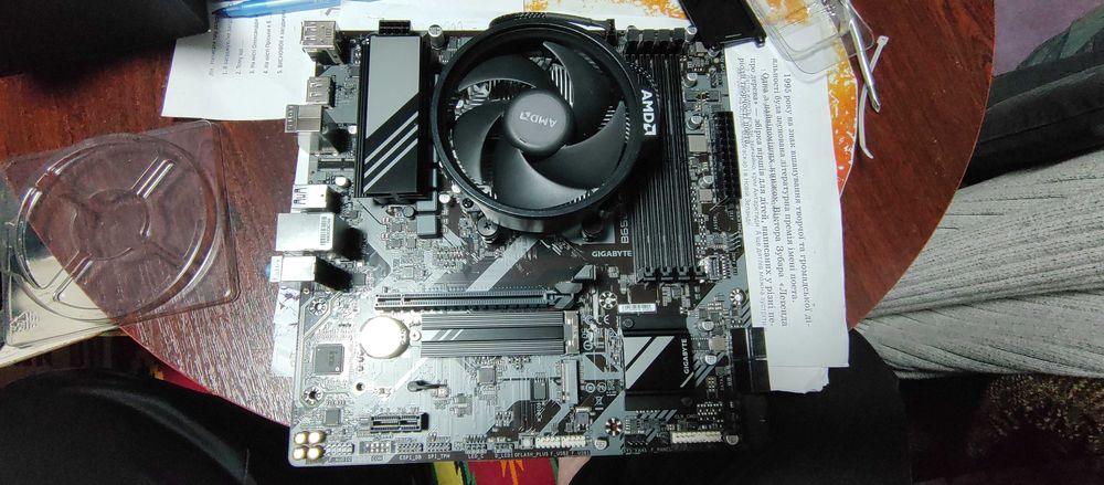 Ryzen 5 7600 + мат. плата Gigabyte B650M D3HP