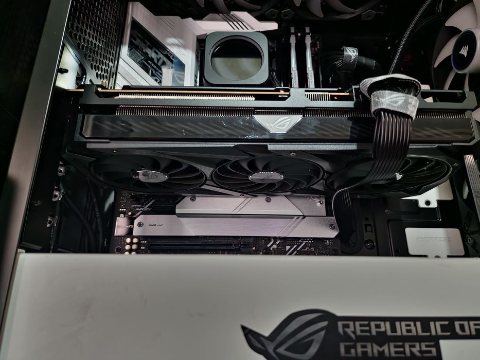 ASUS Rog Strix AMD Radeon RX6700 XT 12GB