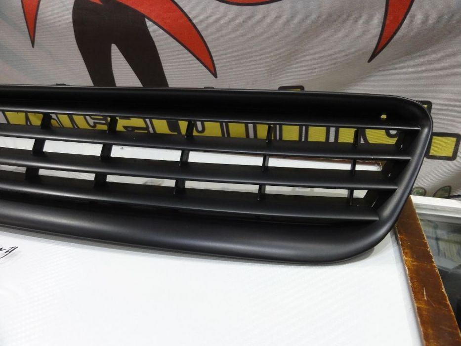 Grelha Frontal Sem Símbolo para Audi A3 8L 01-04 em plástico ABS