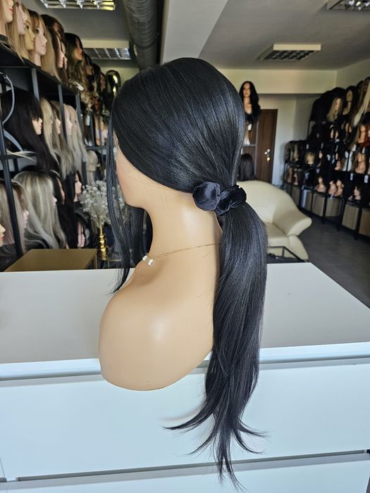 Długa peruka premium Miranda lace front czarna naturalna fryzura