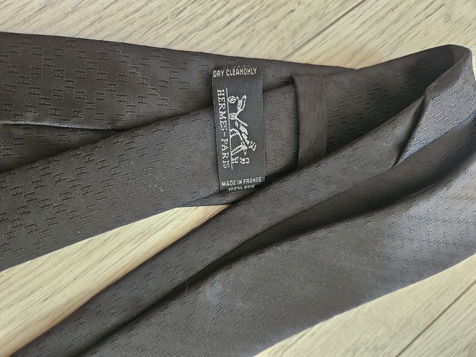 Piękny nowy krawat Hermes