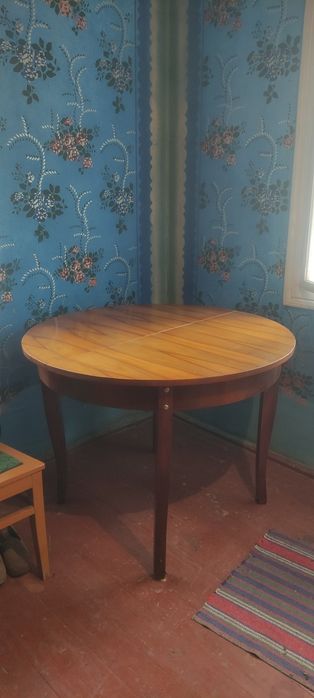 Стіл радянський дерев'яний розкладний столи трюмо