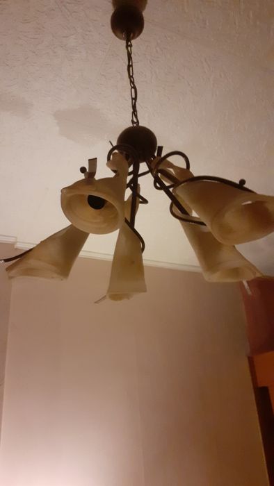 Piekny Żyrandol 5 świecących zarówek