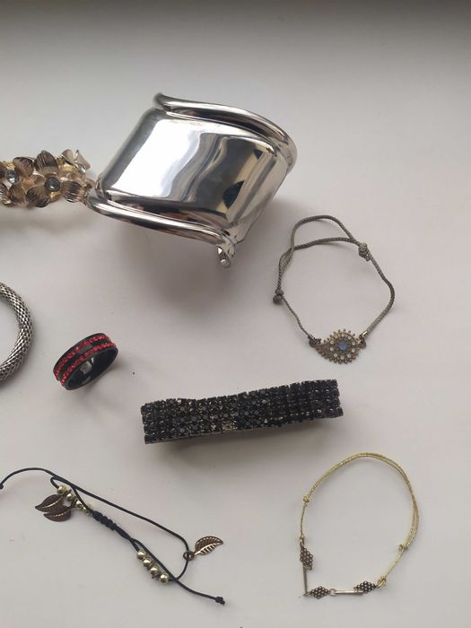 Лот прикрас 675 грам