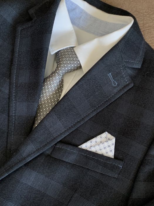 Шкільний костюм в чудовому стані, на 6-8 років