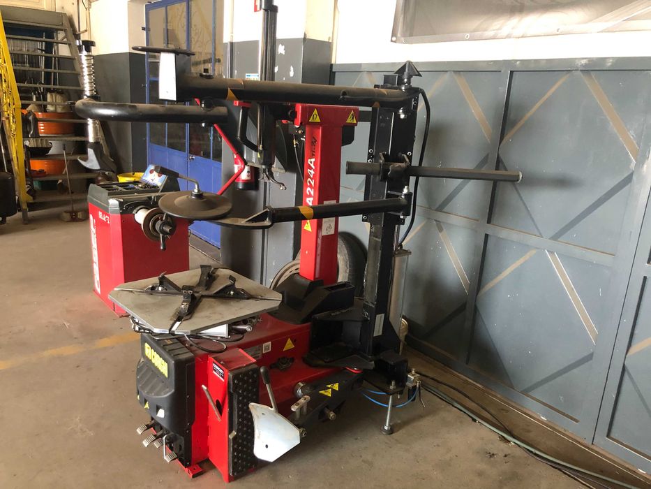 Máquina de desmontar pneus Corghi A224A (nova)