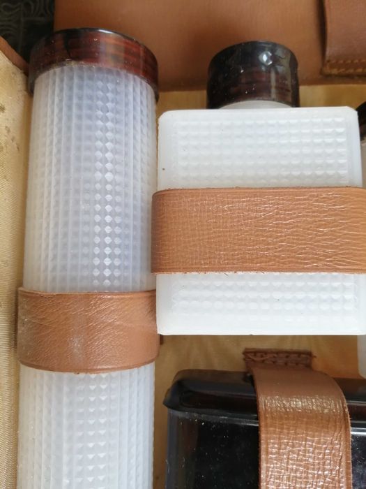 conj necessaire vintage , a fechadura nao funciona