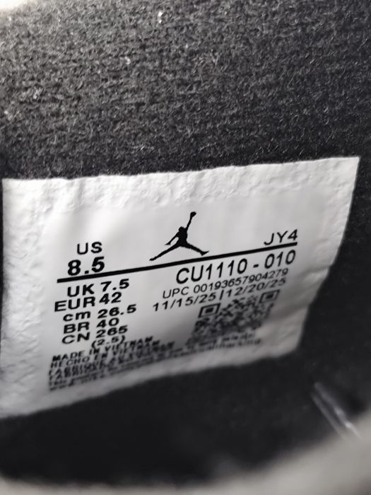 Air Jordan 4 Black Cat