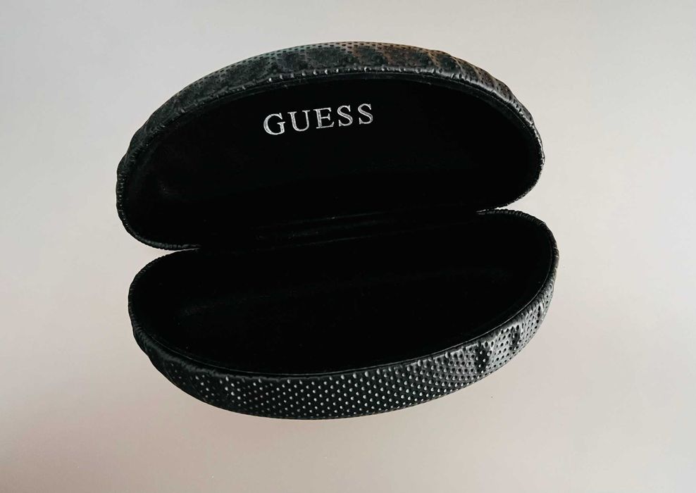 Окуряри GUESS (з чохлом)