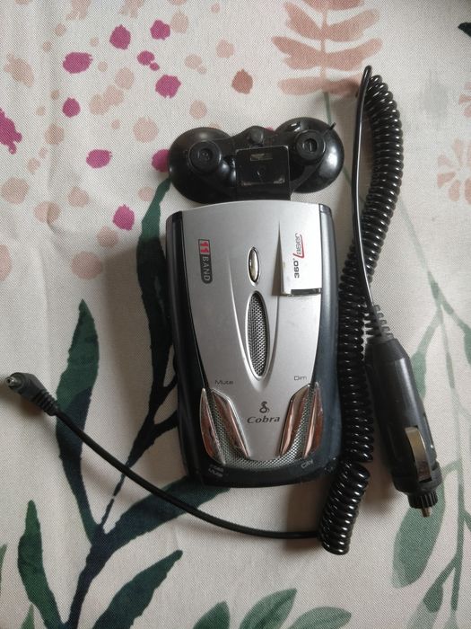 Amerykański Antyradar  Wykrywacz Radarów COBRA 9400.