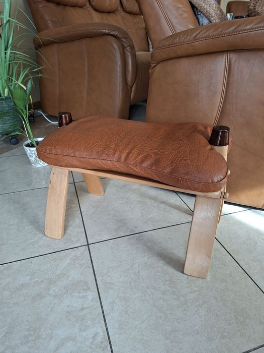Podnóżek, taboret, małe krzesło