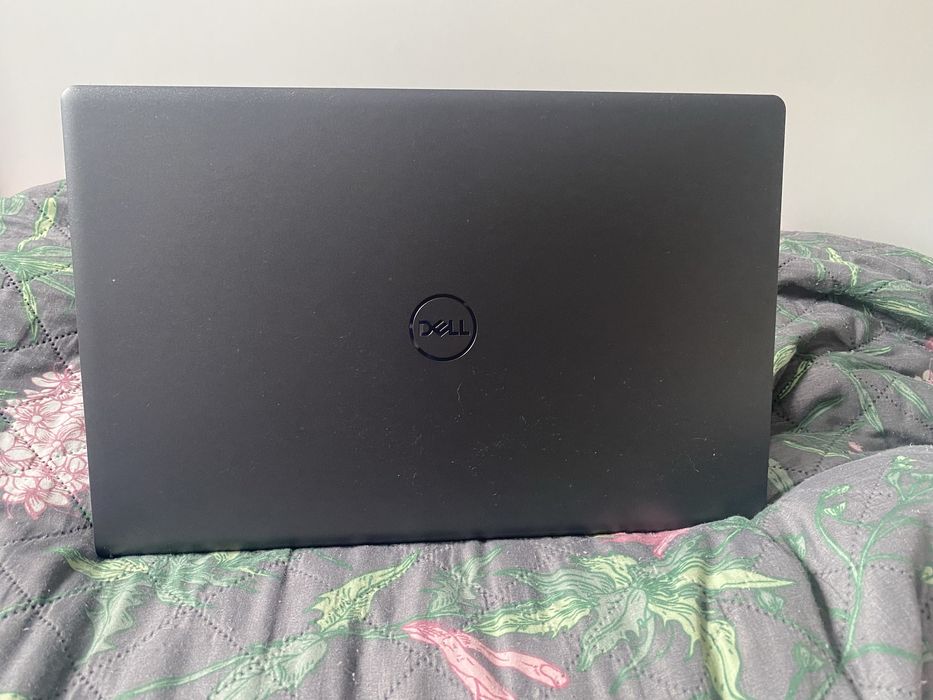 Laptop DELL Vostro 15 3510 super stan