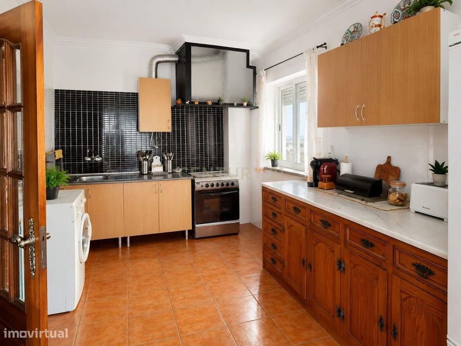 Apartamento T1 em Agualva-Cacém. Excelente Localização e Bons Acessos