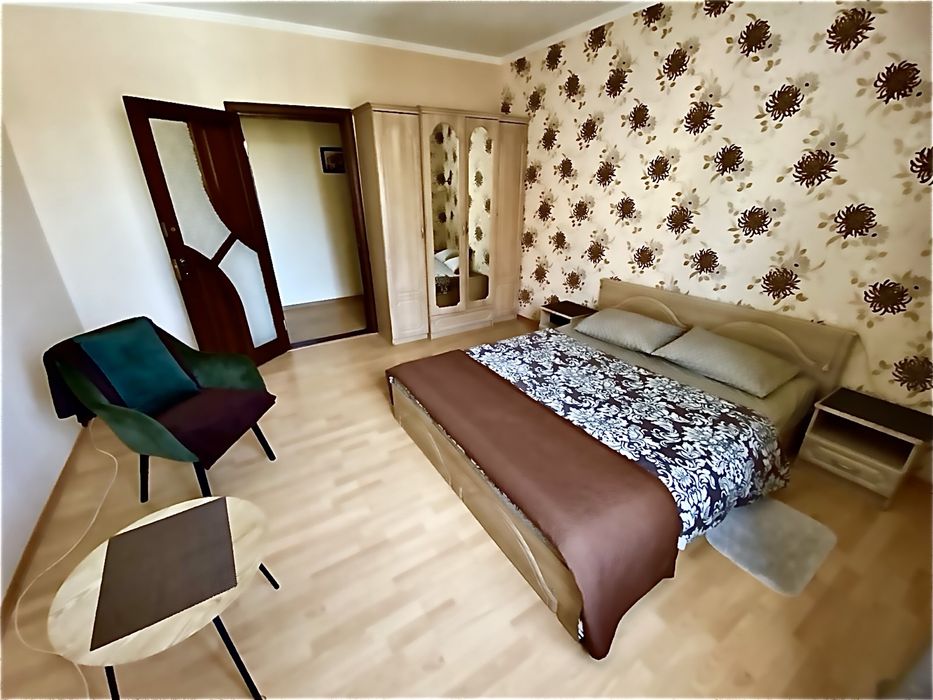 Світло не вимикають.Подобово, погодинно, Центр, МАКДОНАЛЬДС 2-х ком ОТ