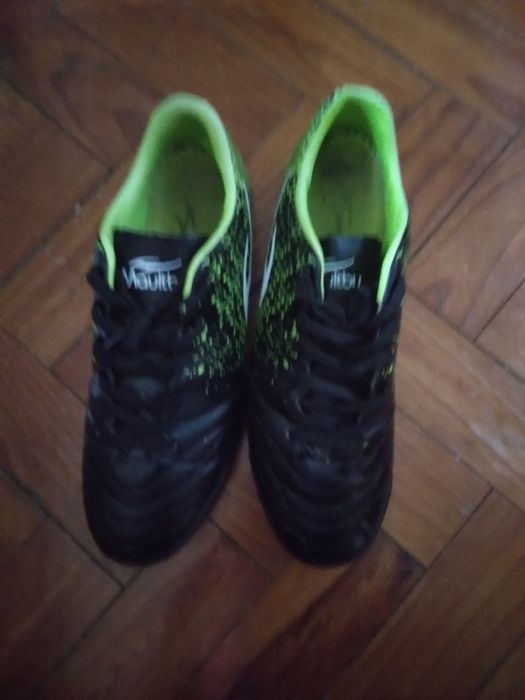 Sapatos muito bonitos como novos