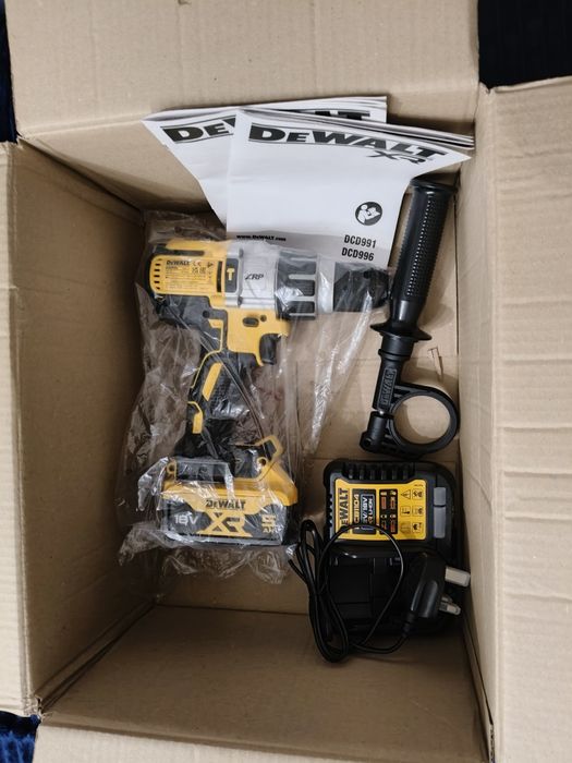 Wiertarko-wkretarka  DCD996, 5Ah, ładowarka, 18V XR DeWalt DCK229P2T