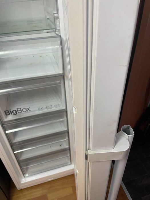 Морозильна камера Vestfrost NoFrost (вертикальна)