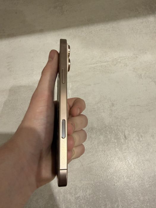 Iphone 16 pro max 256 розбитий esim