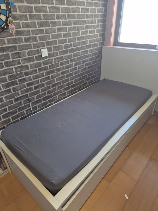 Cama solteira malm com gavetas