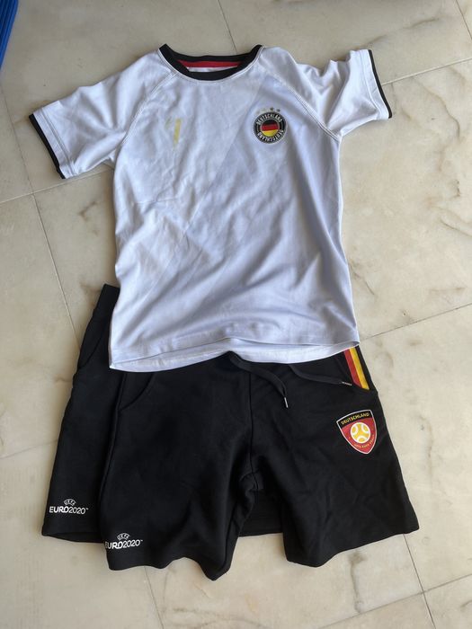 2 Kits completos da selação da alemanha  2020 e uma camisa de futebol