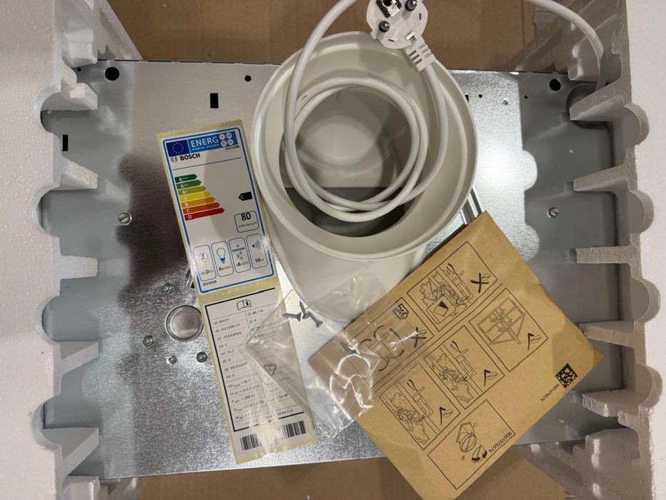 Знижка! Продам терміново! Вбудована витяжка BOSCH DHL555BL