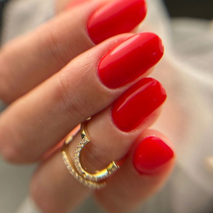 Paznokcie hybrydowe i żelowe  .