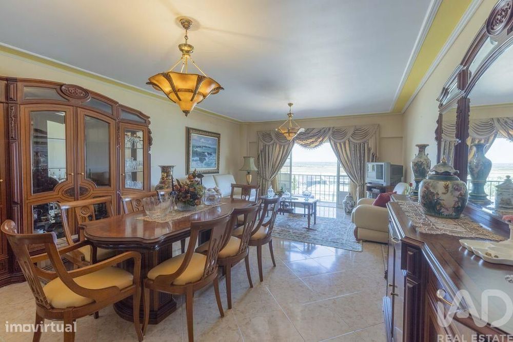 T3 Apartment in Póvoa de Santa Iria and Forte da Casa, 154 m²