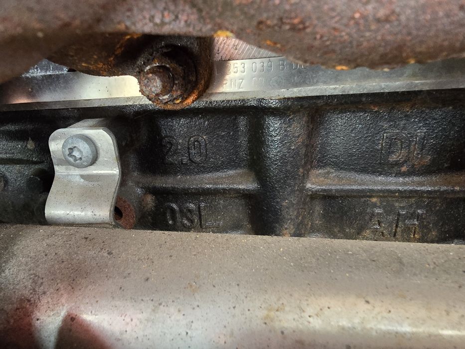 Двигун comonreil  VW Passat B7 CC Audi A3 8P Skoda Superb 2.0 tdi