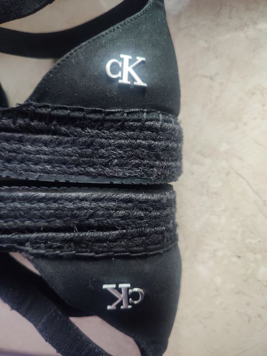 Эскадрильи Calvin Klein