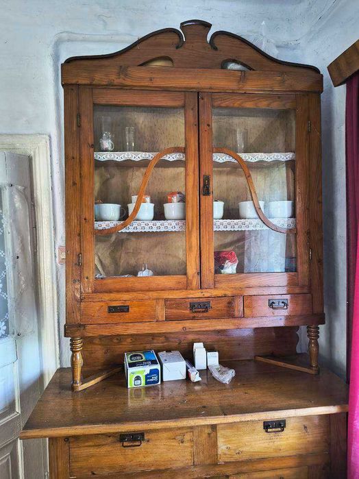 Stary kredens do sprzedania