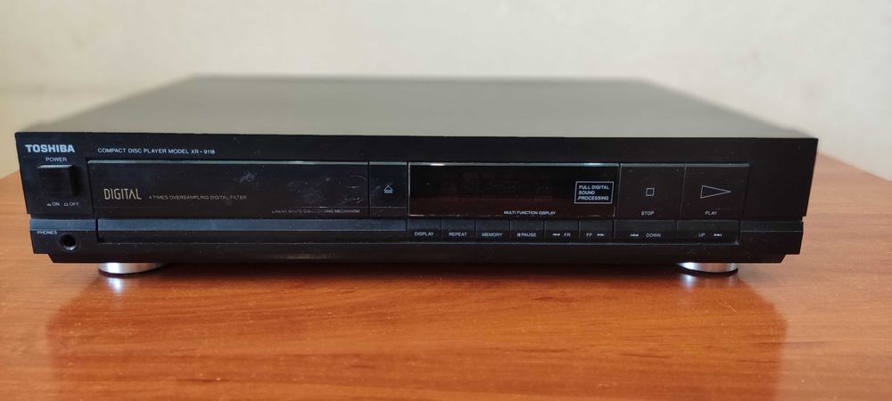 CD проигрыватель Toshiba XR-9118 TDA1541A (аналог Philips) Требует ремонта
