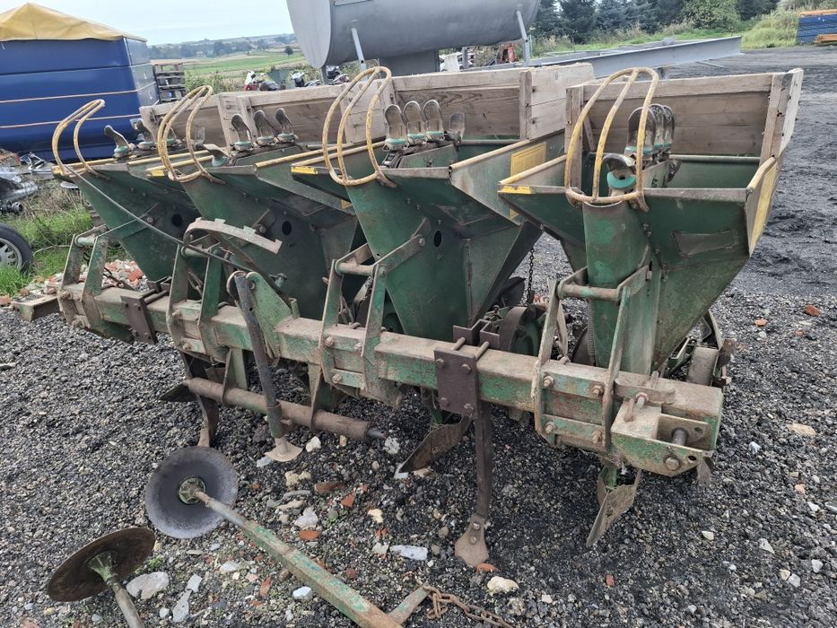 Sadzarka do ziemniaków 4 rzędowa