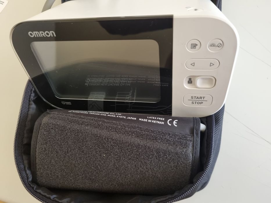 Medidor  de  tensão OMRON M7 INTELLI IT