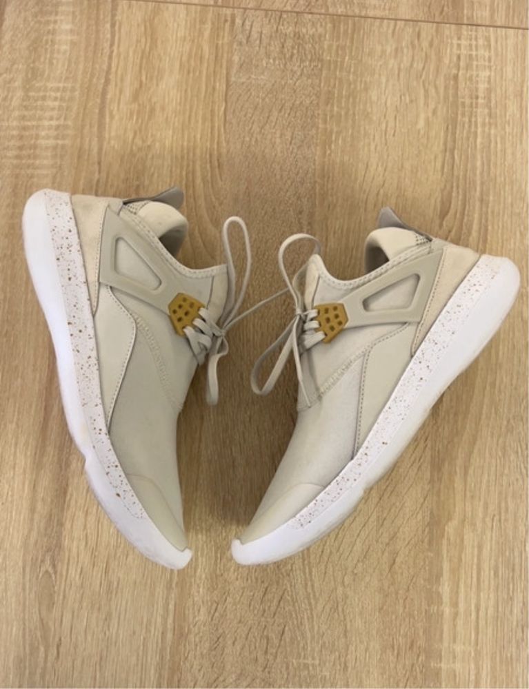 Jordan fly 89 light bone 2025